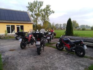 Motorradtage in der Tankstelle für Leib und Seele
